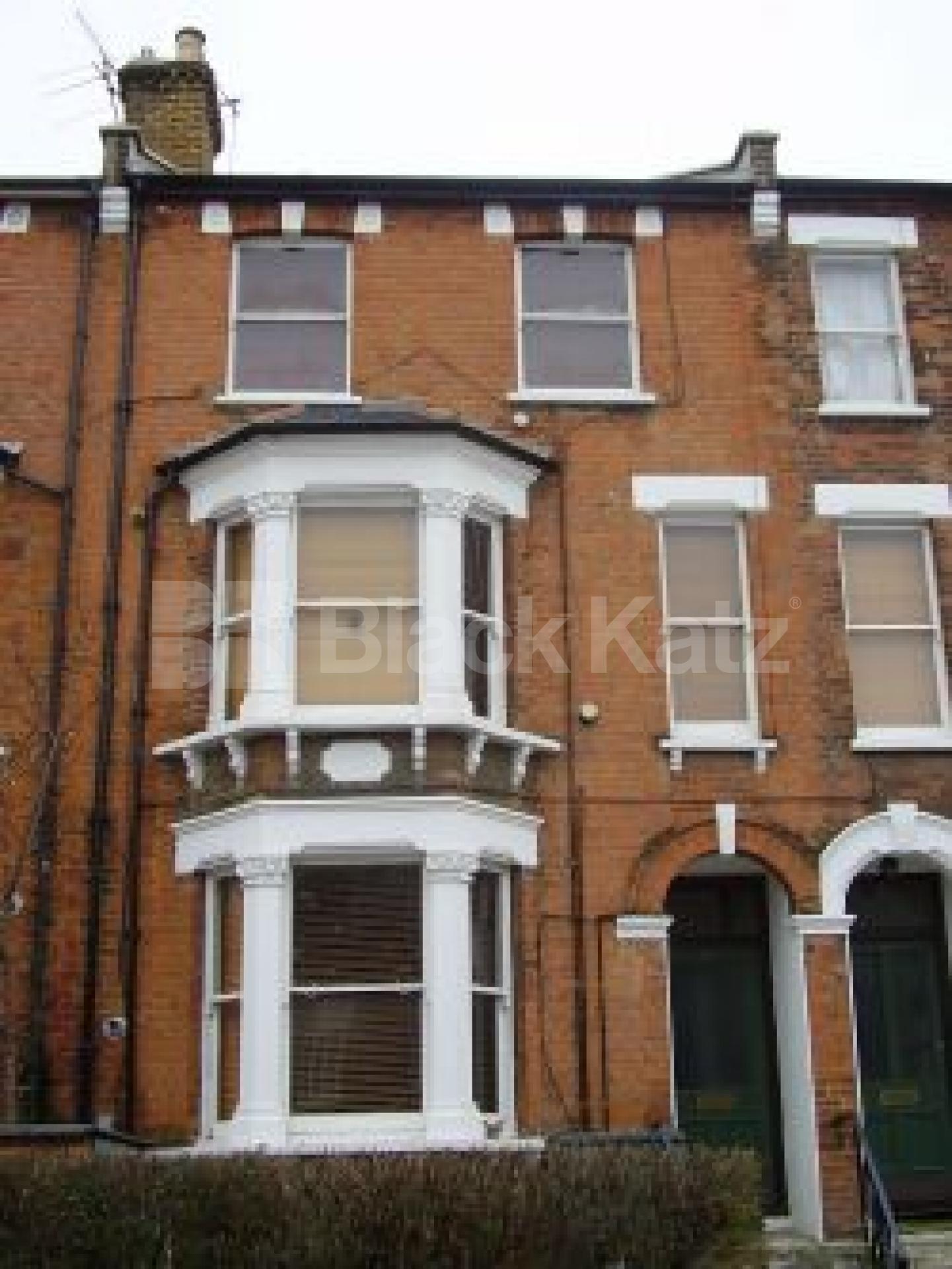 			1 Bedroom, 1 bath, 1 reception Flat			 Constantine Road, HAMPSTEAD HEATH NW3 NW3